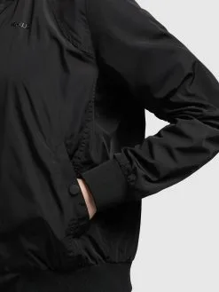 Khujo Tussenjassen Tussenjas Perse Dames Zwart 15 Khujo Tussenjassen Tussenjas Perse Dames Zwart -Aanbiedingen Khujo Winkel 4f8411b55f3b1e1c522eccc9265404e8