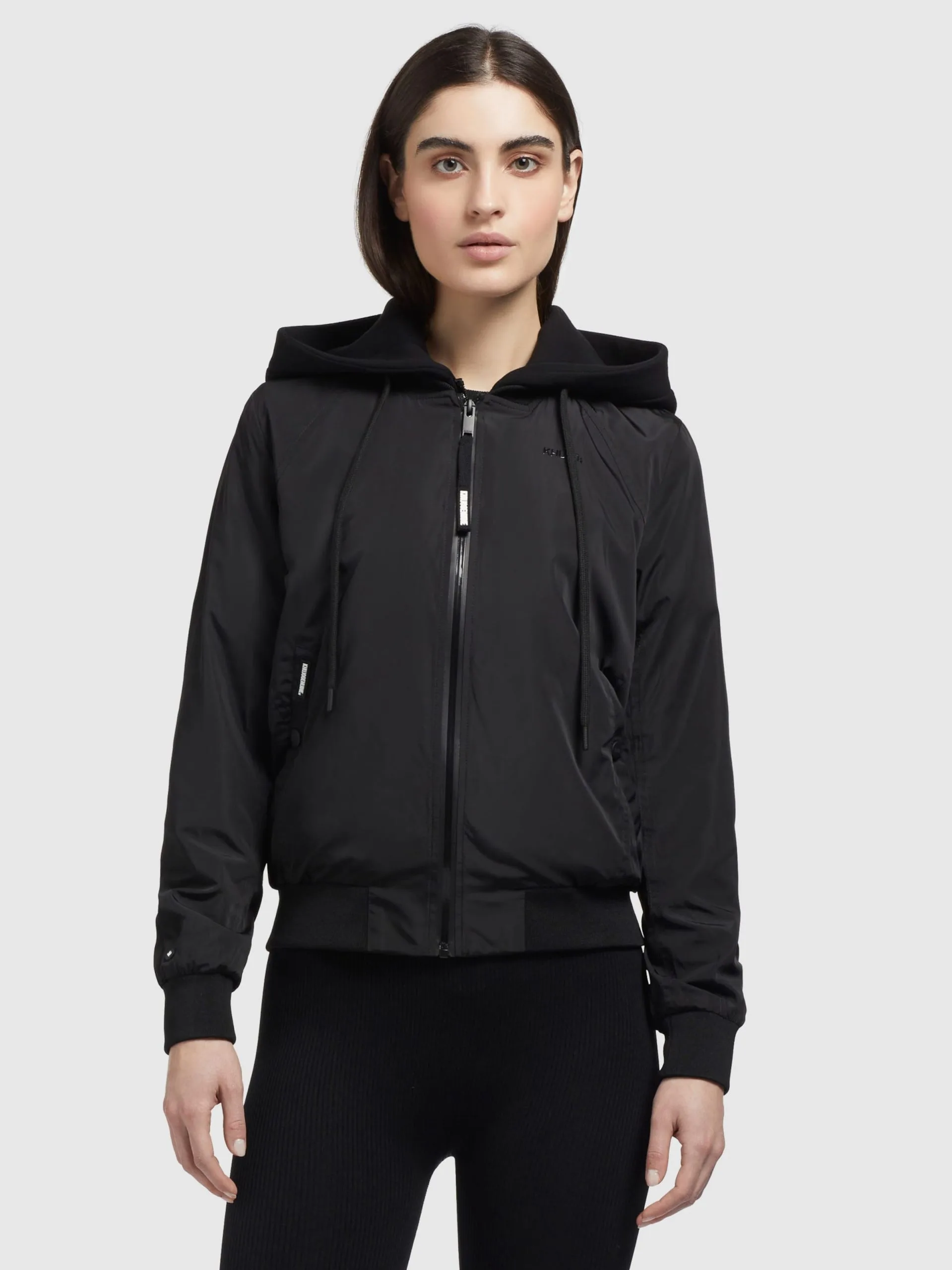 Khujo Tussenjassen Tussenjas Perse Dames Zwart 2 Khujo Tussenjassen Tussenjas Perse Dames Zwart - Afbeelding 2